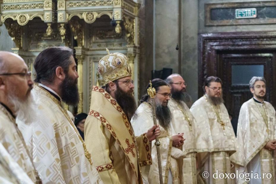 Preasfințitul Părinte Nectarie a slujit la Catedrala Mitropolitană din Iași / Foto: Mihail Vrăjitoru
