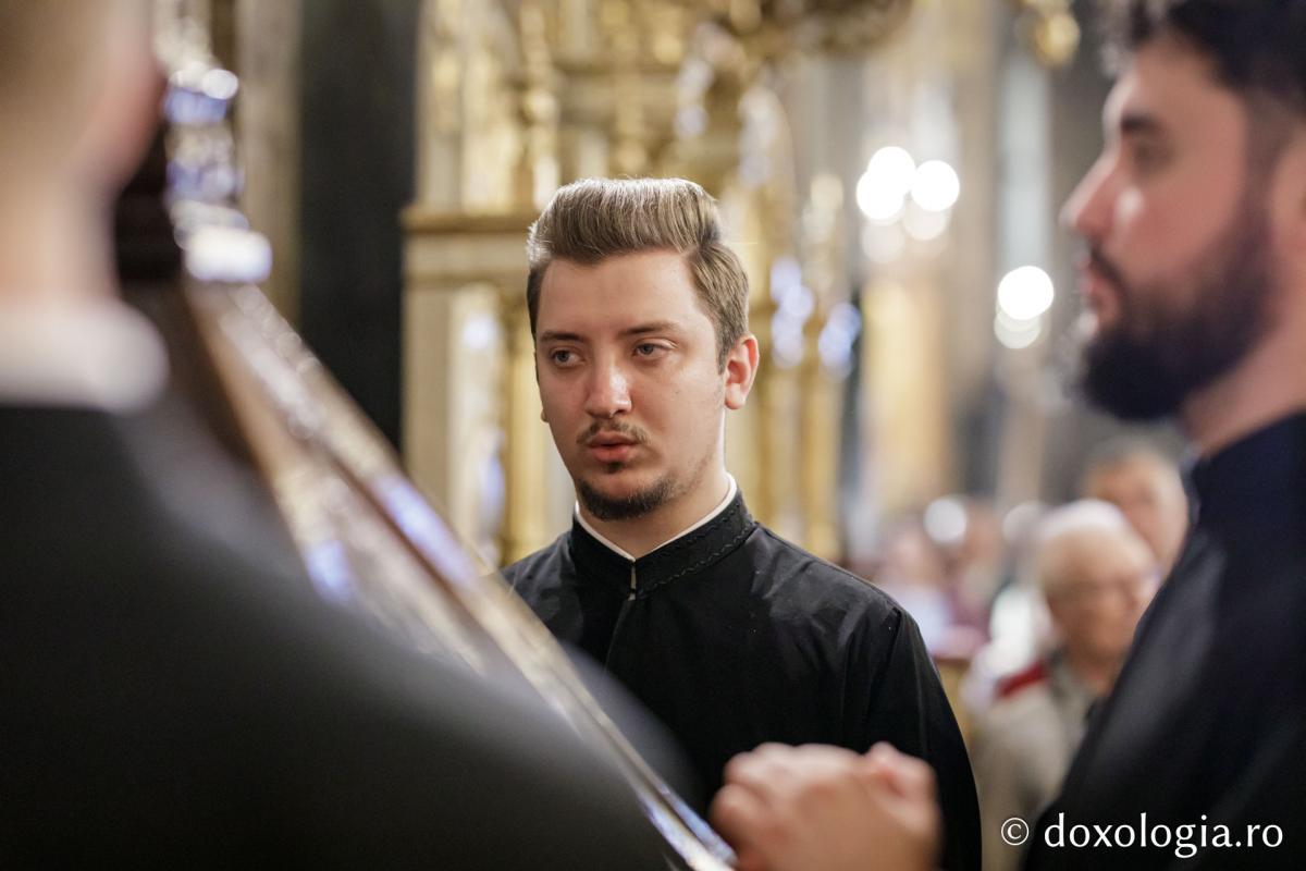 Corul „Byzantion” dirijat de Adrian Sîrbu împreună cu Dimitrios Galanis și prof. dr. Georgios Konstantinou din Grecia / foto: Oana Nechifor